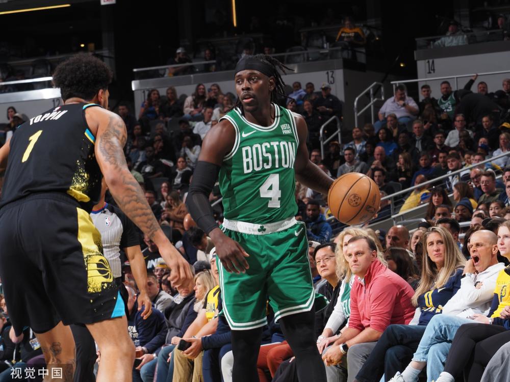 让老队员在 让老队员在