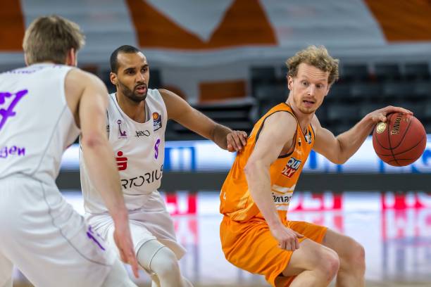 困境中寻找 困境中寻找