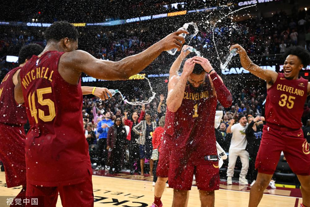 詹皇依旧全 詹皇依旧全