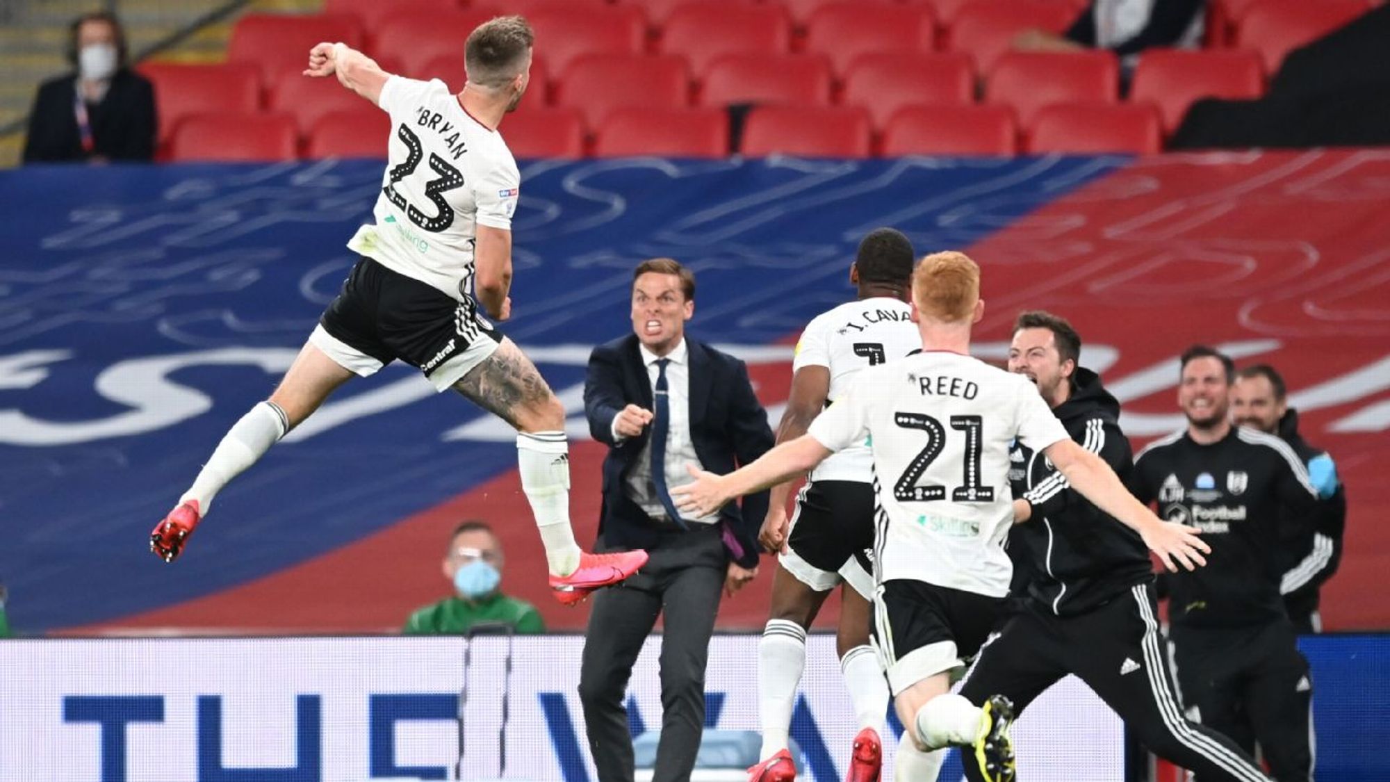 赛中多次穿 赛中多次穿