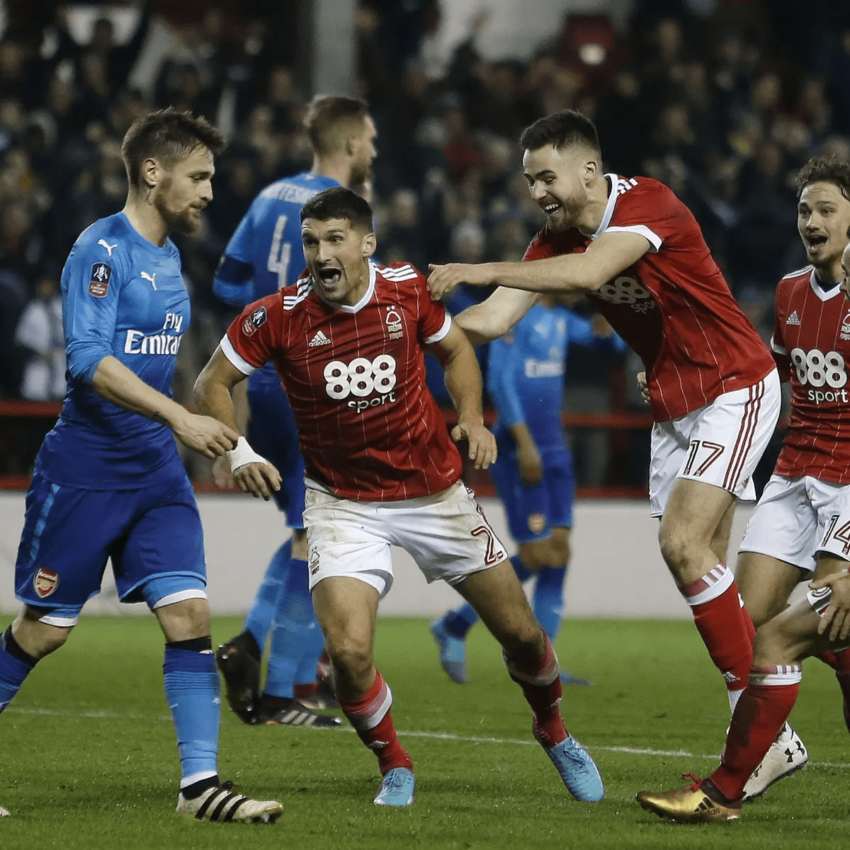 巴萨继续在 巴萨继续在