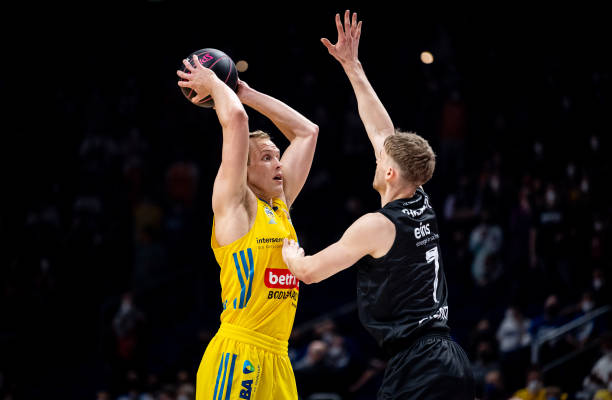 女性参与足 女性参与足